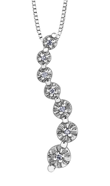 Graduated Diamond Pendant Necklace